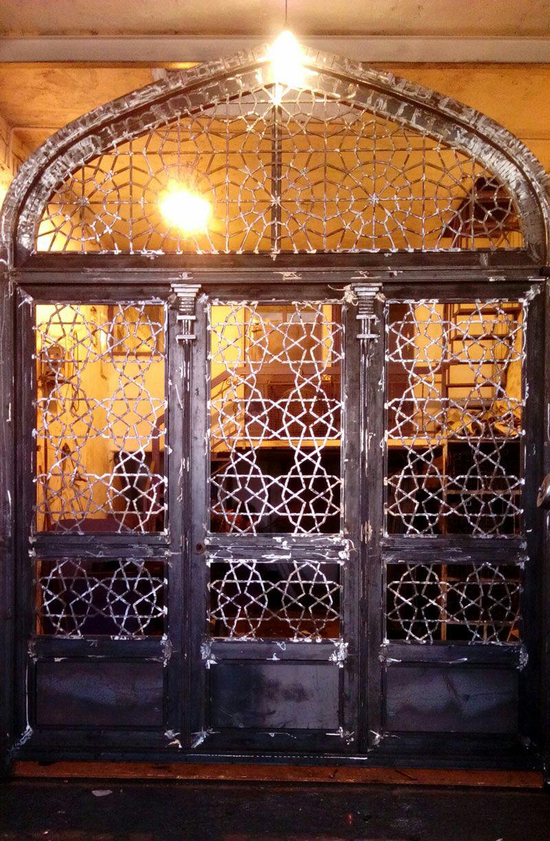 در سه لنگه گره سازی شده مسجد زرنوشه فراهان