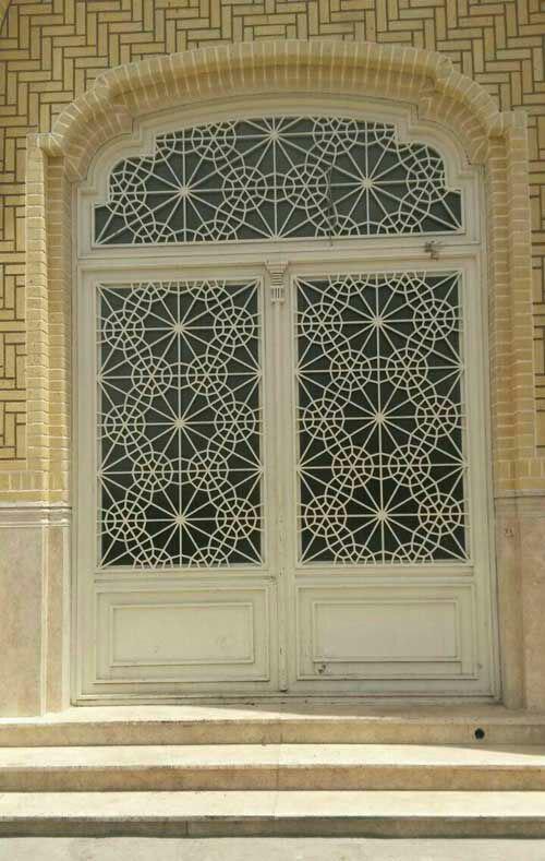 درب دولنگه گره سازی شده ساختمان اداره اوقاف بلوارپانزده خرداد قم